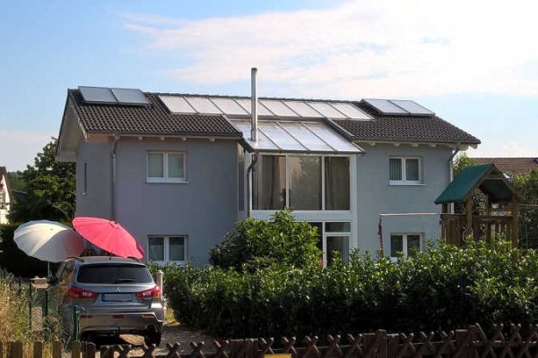 bio-solar-haus-einfamilienhaus-holzhaus-12186-2-jpgCD54E386-564D-50C5-C196-315E1C494CE2.jpeg